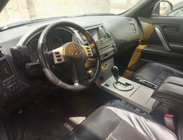 Infiniti FX35 2004 (Silver) for Sale In Abuja