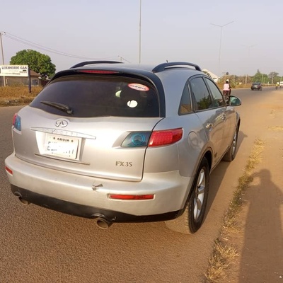 Infiniti FX35 2004 (Silver) for Sale In Abuja