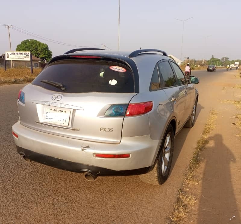 Infiniti FX35 2004 (Silver) for Sale In Abuja image