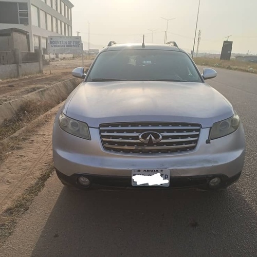 Infiniti FX35 2004 (Silver) for Sale In Abuja