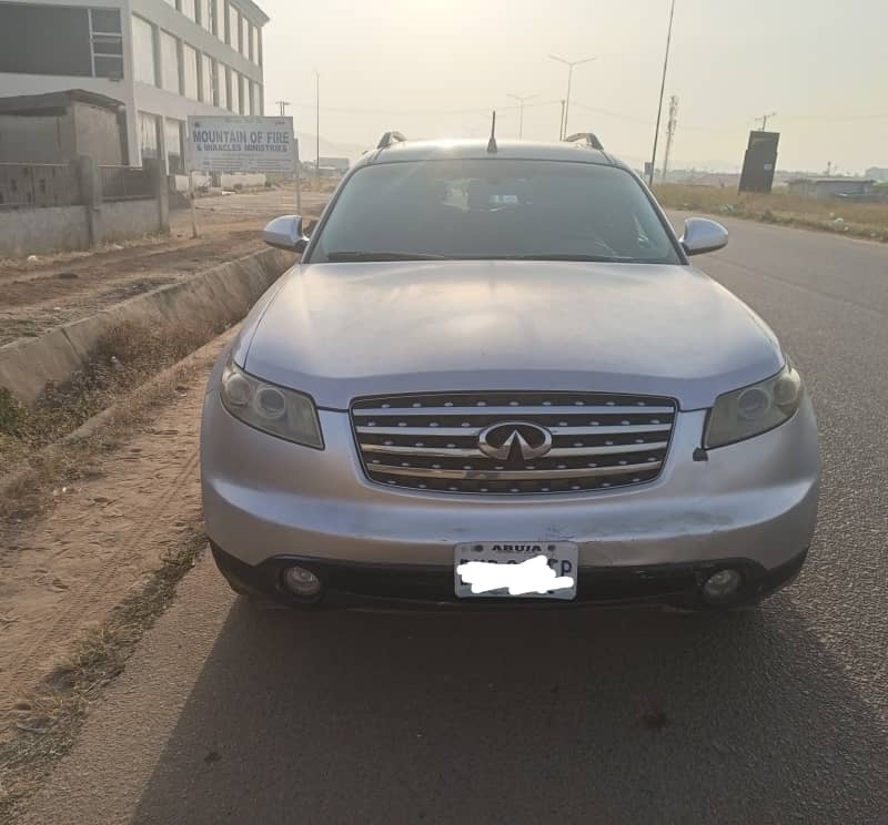 Infiniti FX35 2004 (Silver) for Sale In Abuja image