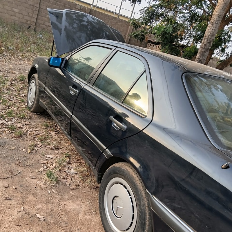 Mercedes Benz C180 2000 for Sale in Kwara image