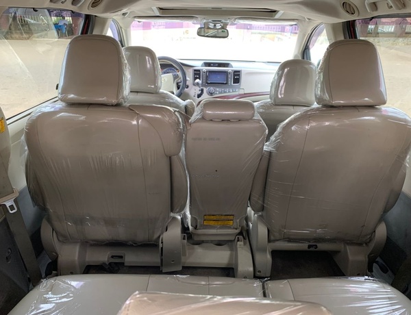 Toyota Sienna 2011 for Sale in Abuja