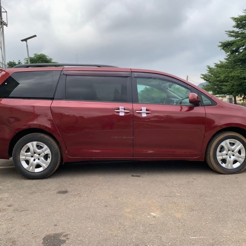 Toyota Sienna 2011 for Sale in Abuja