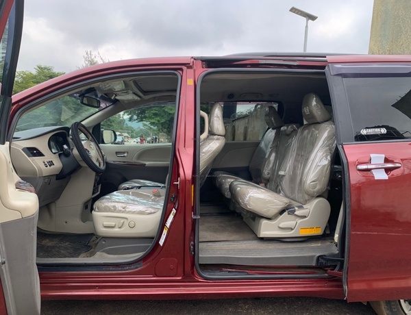 Toyota Sienna 2011 for Sale in Abuja