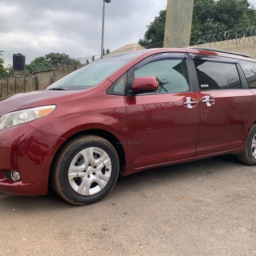 Toyota Sienna 2011 for Sale in Abuja