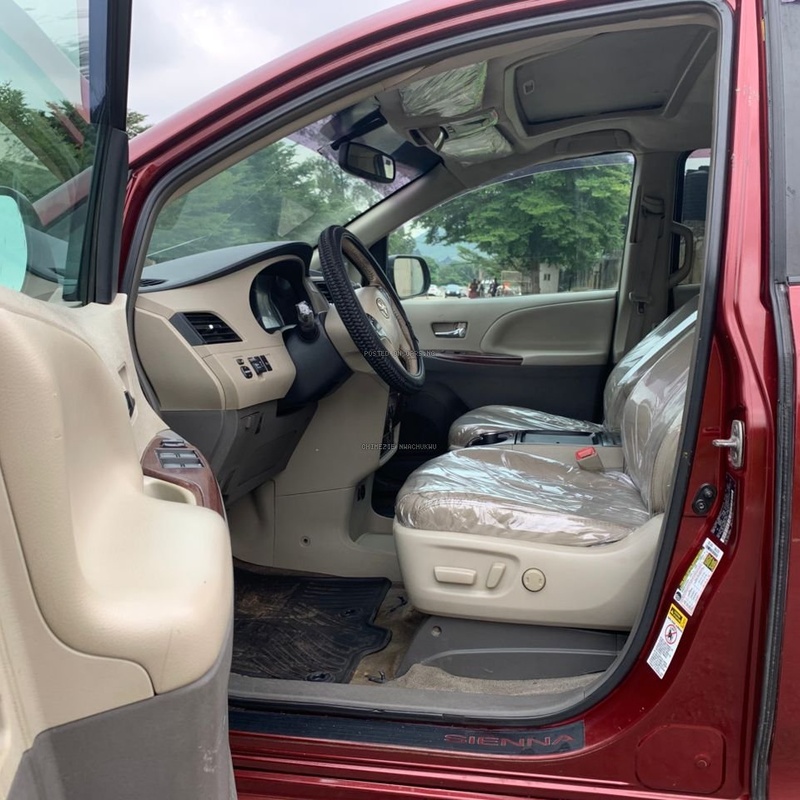 Toyota Sienna 2011 for Sale in Abuja image