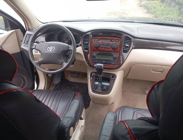 Toyota Highlander 2002 model for Sale In Rivers