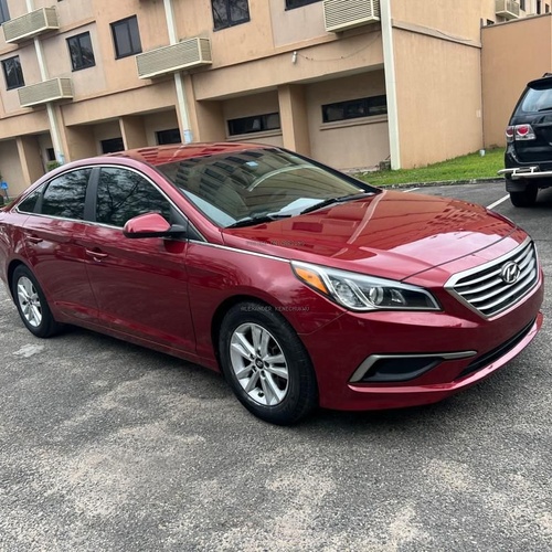 FOREIGN USED  HYUNDIA SONATA *2016* FOR SALE IN LAGOS