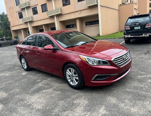 FOREIGN USED  HYUNDIA SONATA *2016* FOR SALE IN LAGOS