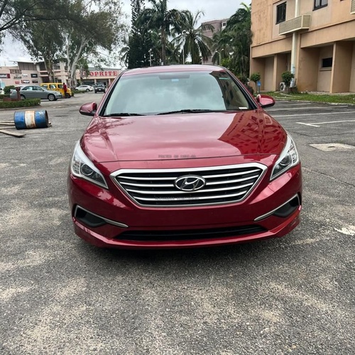 FOREIGN USED  HYUNDIA SONATA *2016* FOR SALE IN LAGOS
