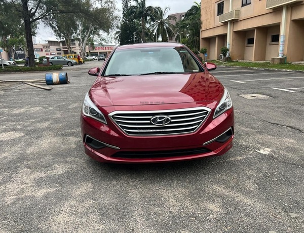 FOREIGN USED  HYUNDIA SONATA *2016* FOR SALE IN LAGOS