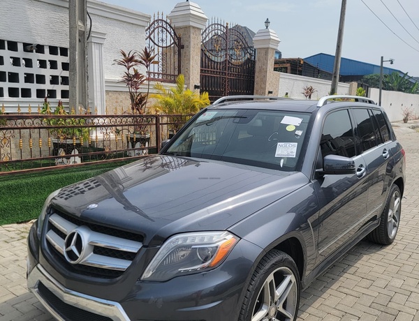 Foreign Used Mercedez Benz Glk350 2014 with AMG RIM for Sale In Lagos