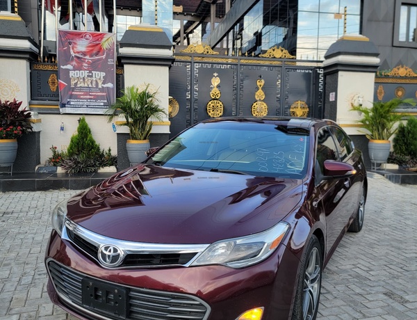 Toyota Avalon 2013 XLE For Sale In Lagos
