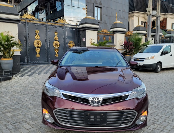 Toyota Avalon 2013 XLE For Sale In Lagos
