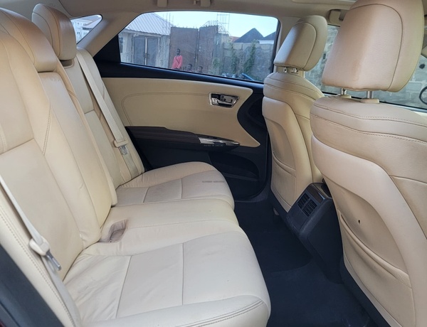 Toyota Avalon 2013 XLE For Sale In Lagos