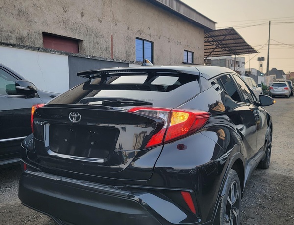 Foreign Used Toyoya CHR SE 2020 for Sale In Lagos