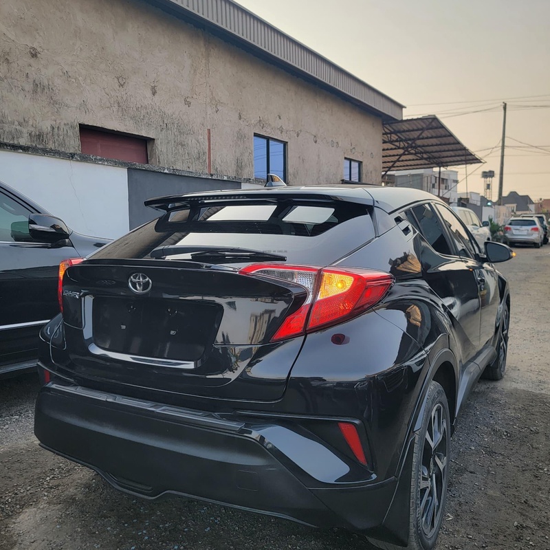 Foreign Used Toyoya CHR SE 2020 for Sale In Lagos image