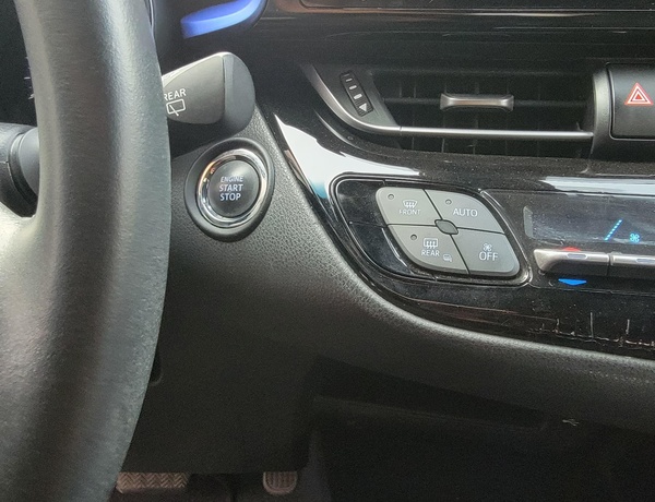 Foreign Used Toyoya CHR SE 2020 for Sale In Lagos