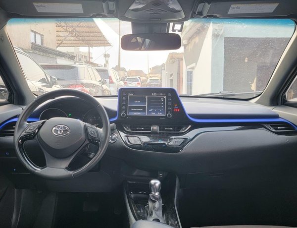 Foreign Used Toyoya CHR SE 2020 for Sale In Lagos