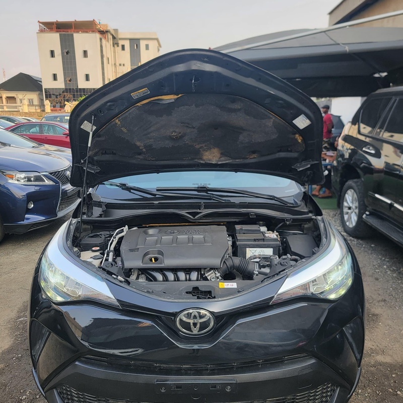 Foreign Used Toyoya CHR SE 2020 for Sale In Lagos image
