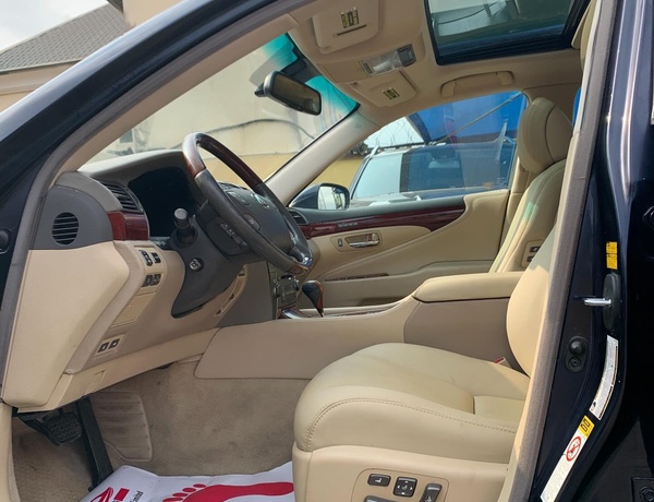 Foreign Used 2009 Lexus LS460 for Sale In Iyana-Ipaja Lagos