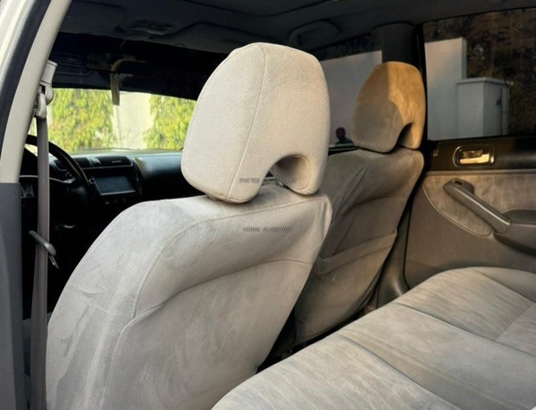 Super Clean Honda Civic 2004 for Sale In Lagos