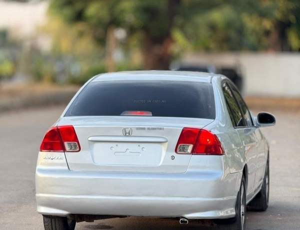 Super Clean Honda Civic 2004 for Sale In Lagos