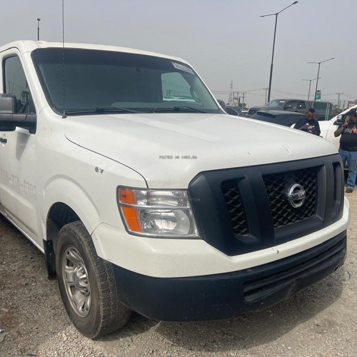 Foreign Used Nissan NV1500 2015 van for Sale In Yaba Lagos