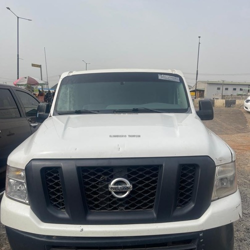 Foreign Used Nissan NV1500 2015 van for Sale In Yaba Lagos