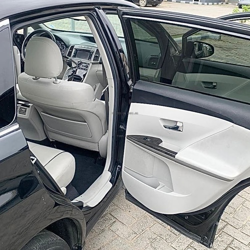 Foreign Used 2010 Toyota Venza Atomic V6 for Sale In Lagos