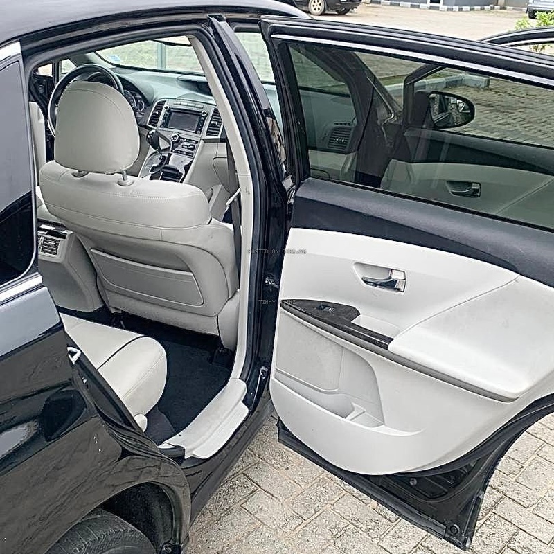Foreign Used 2010 Toyota Venza Atomic V6 for Sale In Lagos image