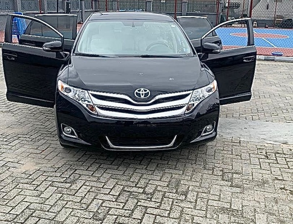Foreign Used 2010 Toyota Venza Atomic V6 for Sale In Lagos