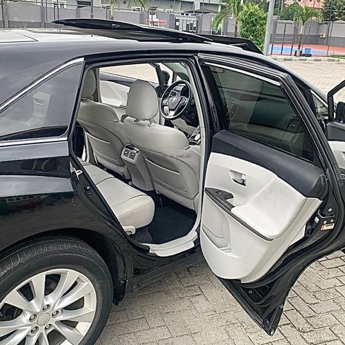 Foreign Used 2010 Toyota Venza Atomic V6 for Sale In Lagos