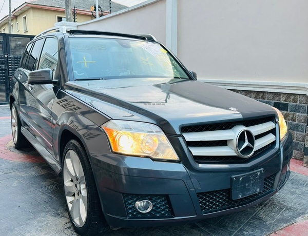 FOREIGN USED MERCEDES BENZ GLK350 2010 FOR SALE IN LAGOS