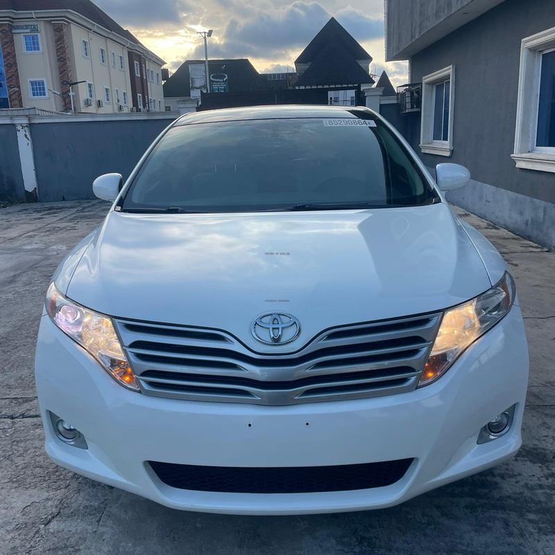 Foreign Used Toyota Venza 2010 for Sale In Lagos image