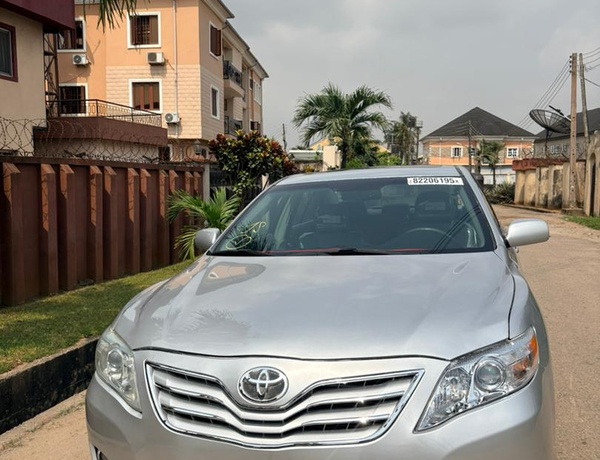 2010 Toyota Camry XLE for Sale In Lagos