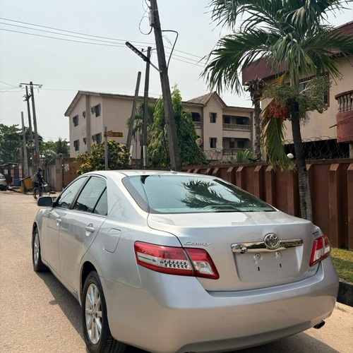 2010 Toyota Camry XLE for Sale In Lagos