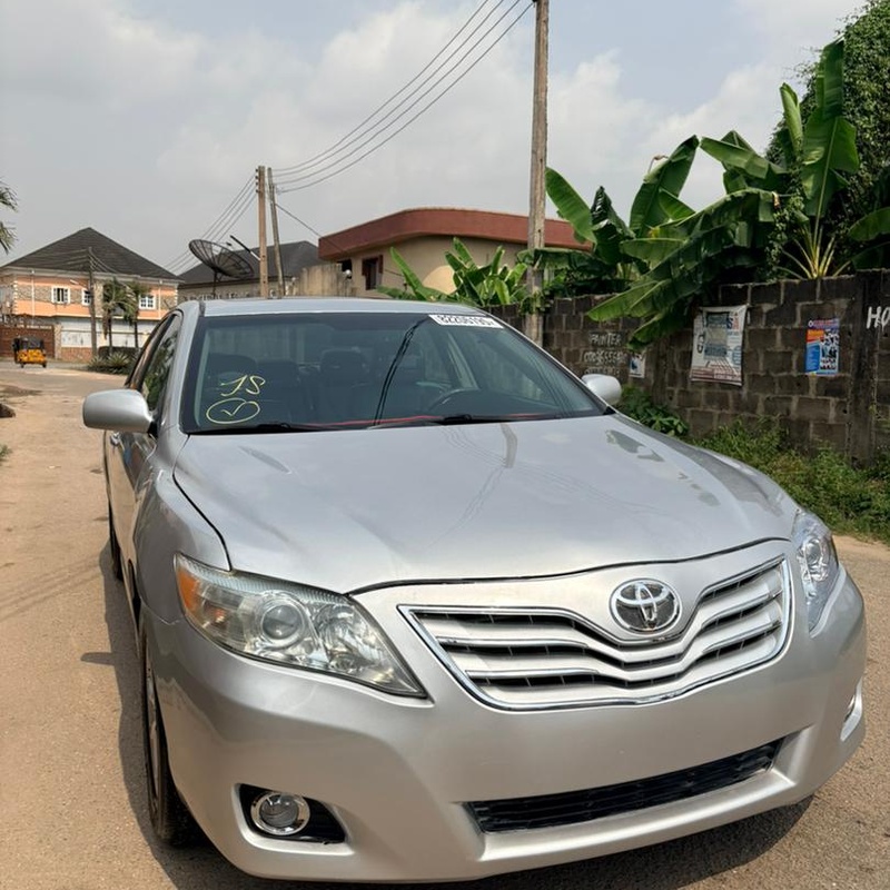 2010 Toyota Camry XLE for Sale In Lagos image