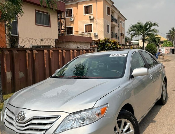 2010 Toyota Camry XLE for Sale In Lagos