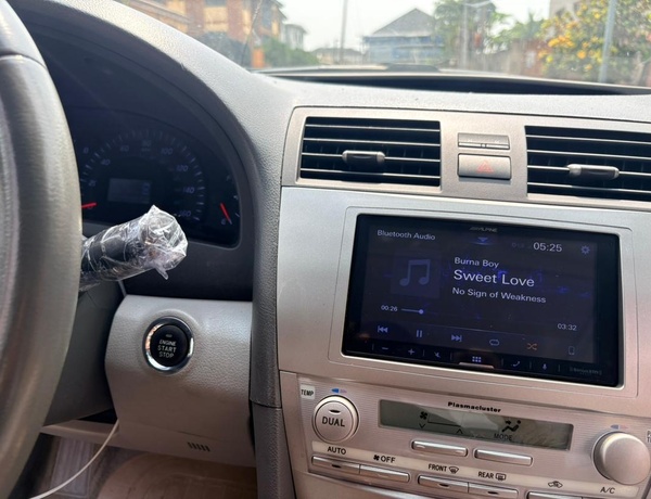 2010 Toyota Camry XLE for Sale In Lagos