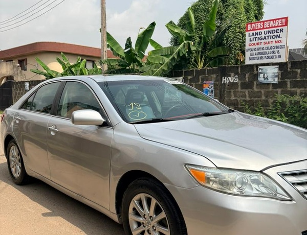 2010 Toyota Camry XLE for Sale In Lagos