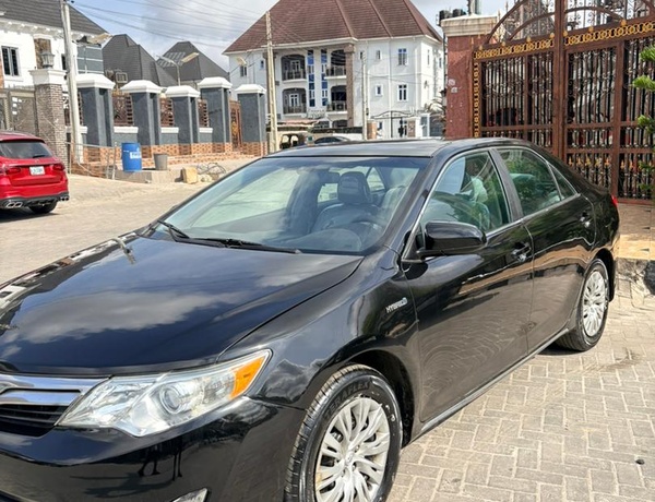 2012 Toyota Camry Hybrid LE for Sale In Lagos