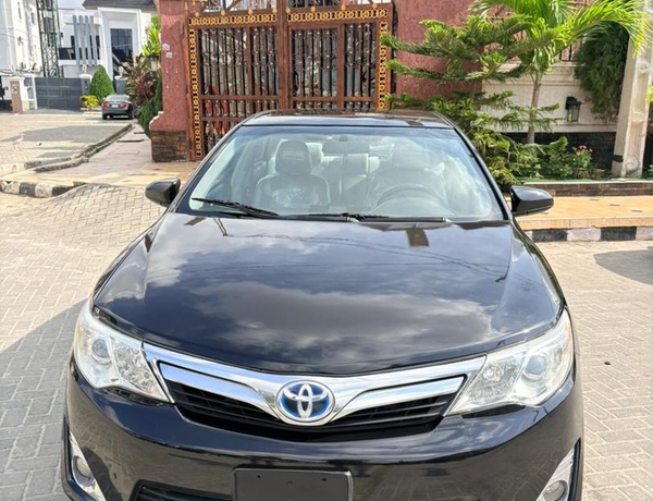 2012 Toyota Camry Hybrid LE for Sale In Lagos