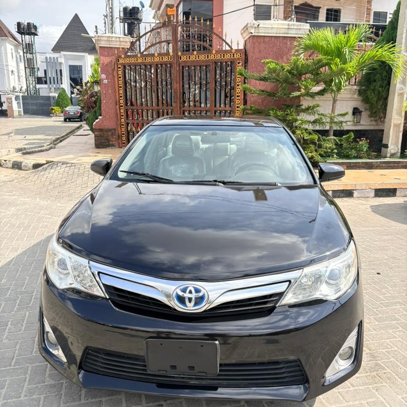 2012 Toyota Camry Hybrid LE for Sale In Lagos image