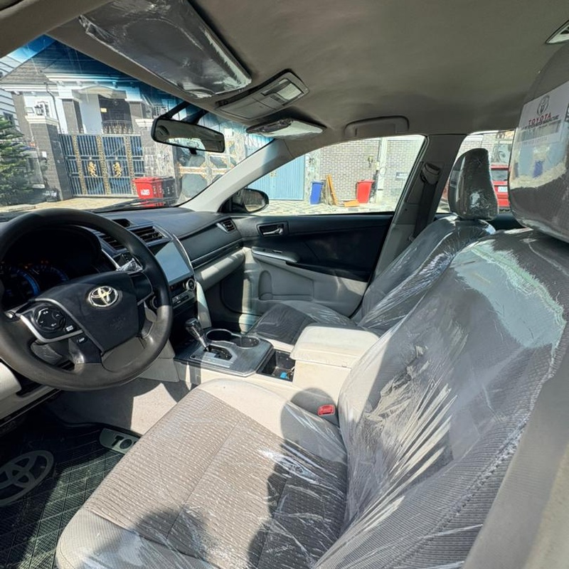 2012 Toyota Camry Hybrid LE for Sale In Lagos image