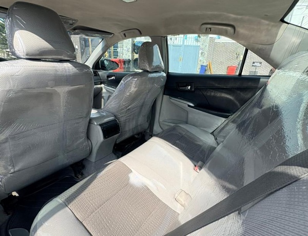2012 Toyota Camry Hybrid LE for Sale In Lagos