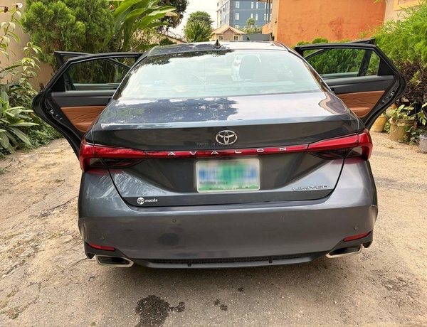 Toyota Avalon Limited 2019 for Sale In Lagos