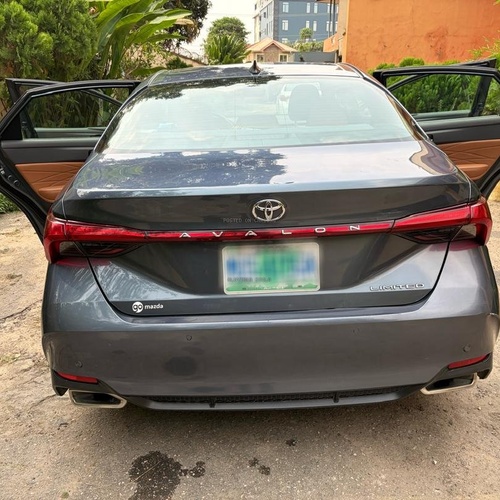Toyota Avalon Limited 2019 for Sale In Lagos