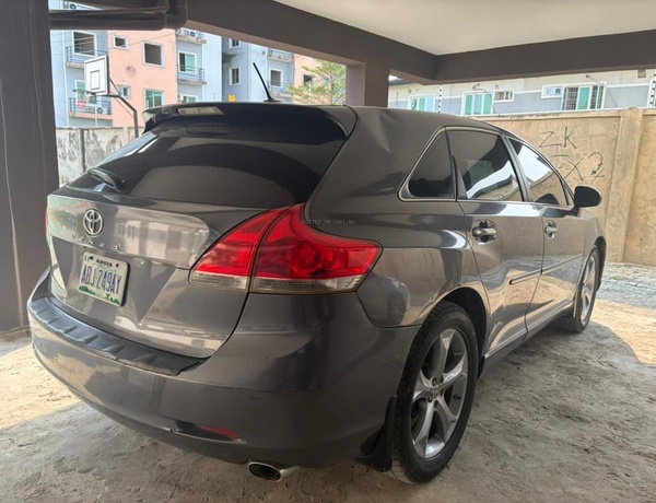 Grey Toyota Venza 2010 for Sale In Lagos